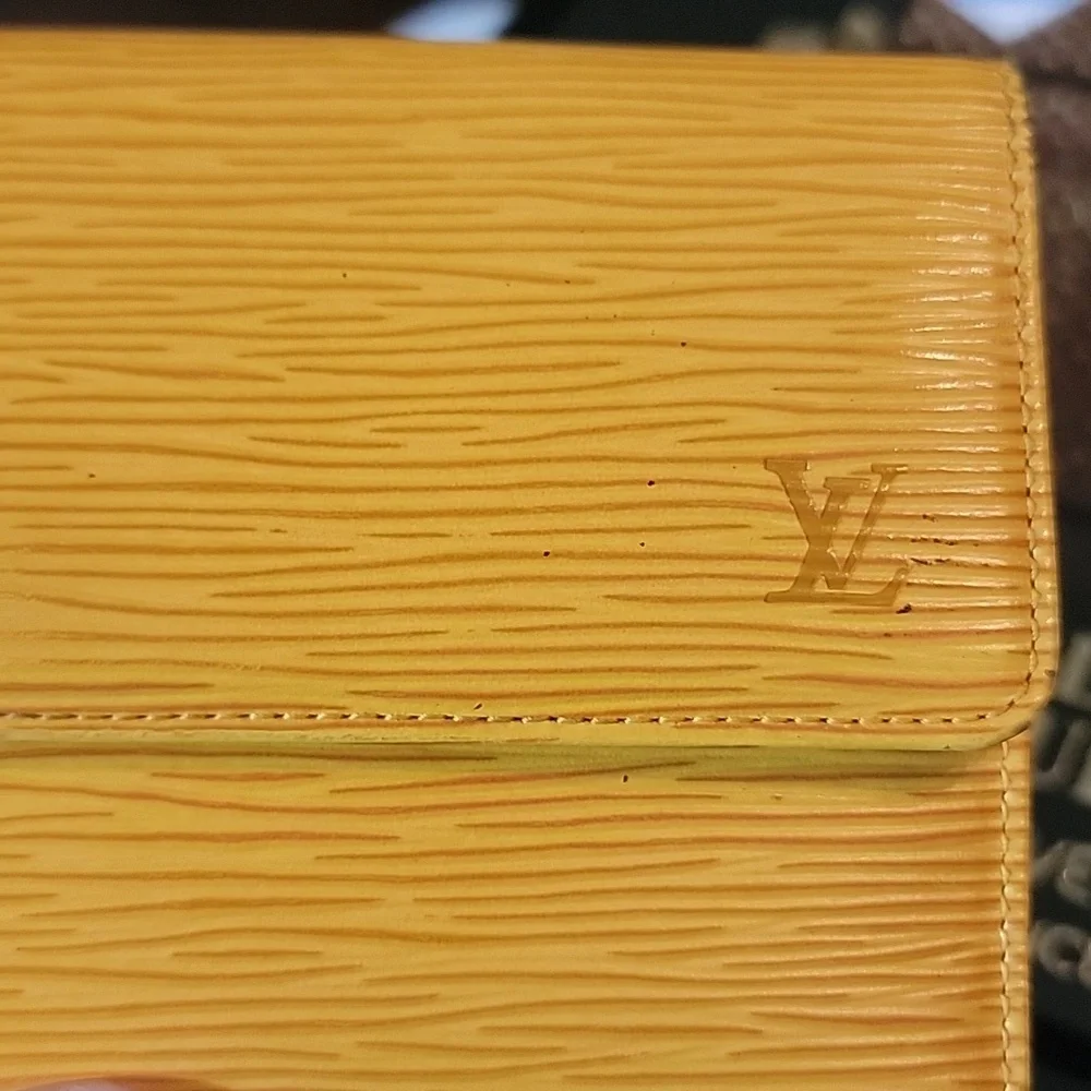 Louis Vuitton Sarah Yellow Epi Vintage Wallet